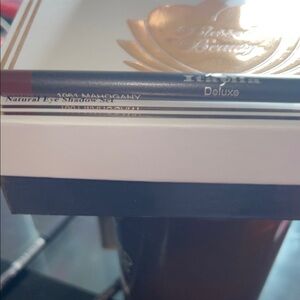 Itablia Deluxe Lip Liner in the color-Mahogany